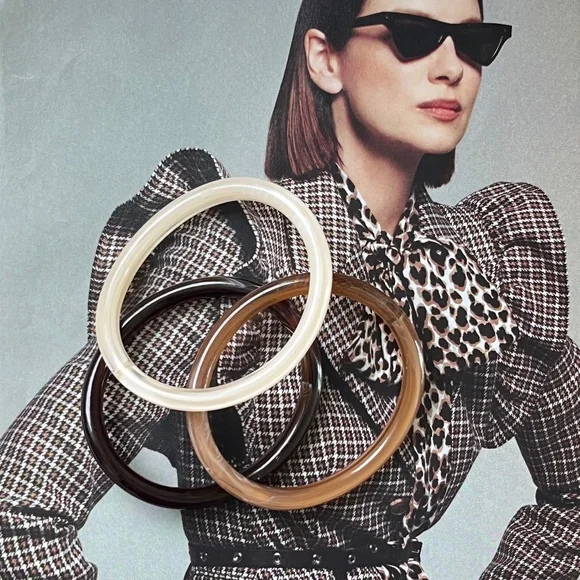 Bangle Trio Lucite Neutral Colors Swirled Wavy Oval - Picture 1 of 7